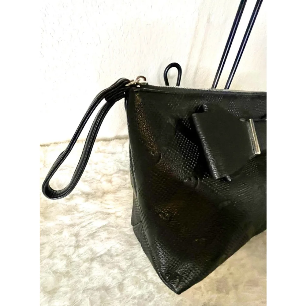 Betsey Johnson T-bottom Bow Wristlet Makeup Bag Black